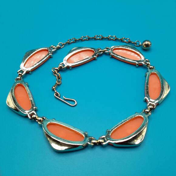 Vintage Orange Lucite Choker Necklace, Gold Tone, 1950s Vintage Jewelry - Picture 10 of 10